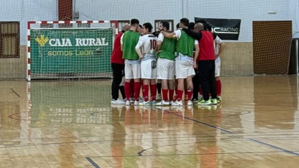 La falta de pegada castiga al Berarqui CD La Bañeza ante el Unión Arroyo