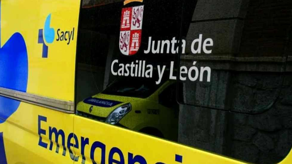 Dos personas heridas y una atrapada tras una colisión en la LE-420 a la altura de Soto de la Vega