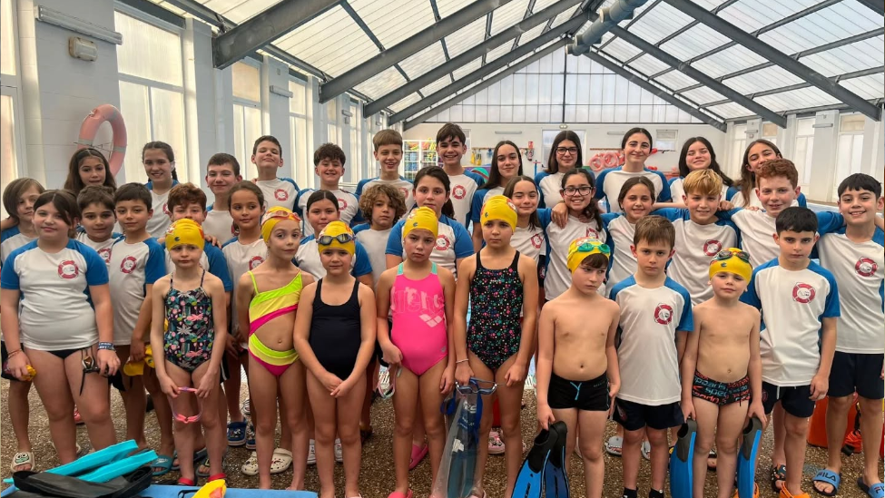 La Bañeza ejerce de anfitriona en una III Jornada de Juegos Escolares de Salvamento y Socorrismo