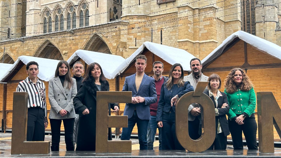 El PSOE presenta su candidatura a las Cortes con una lista “preparada para gobernar y cambiar el rumbo de Castilla  y León”