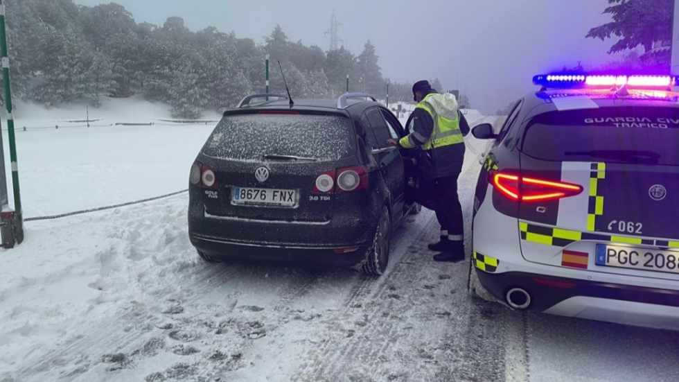 Colapso por nieve en León: Más de 800 camiones embolsados ante el avance de Ingrid