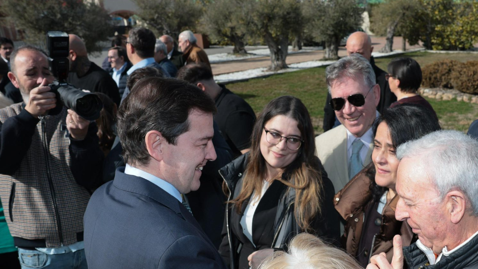 Mañueco en La Bañeza: El futuro de la Azucarera y las 
