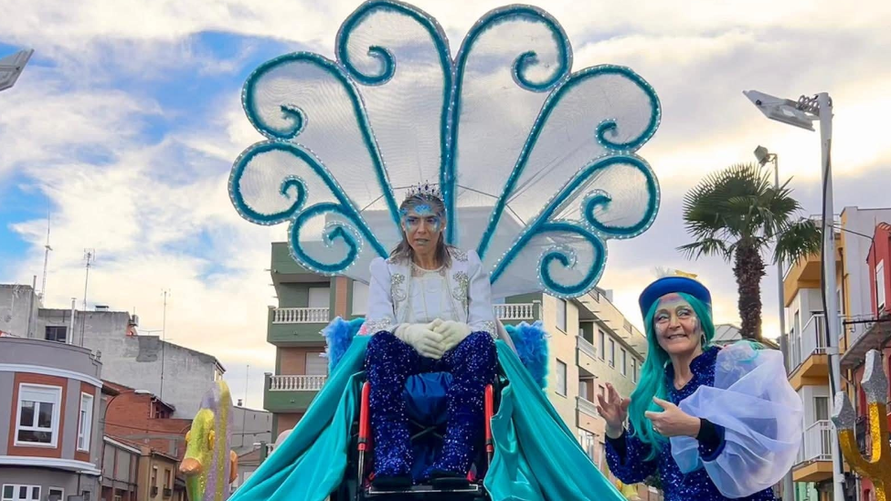 La sonrisa de Ana Gancedo ilumina el Gran Desfile: un Martes de Carnaval para la historia