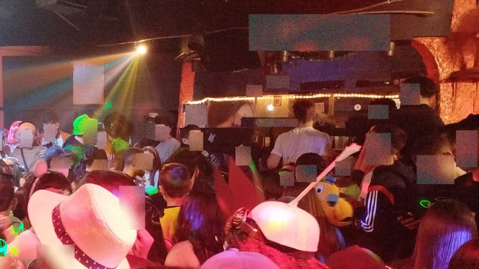 La Guardia Civil desaloja una discoteca que duplicaba su aforo: 500 personas en un local para 275