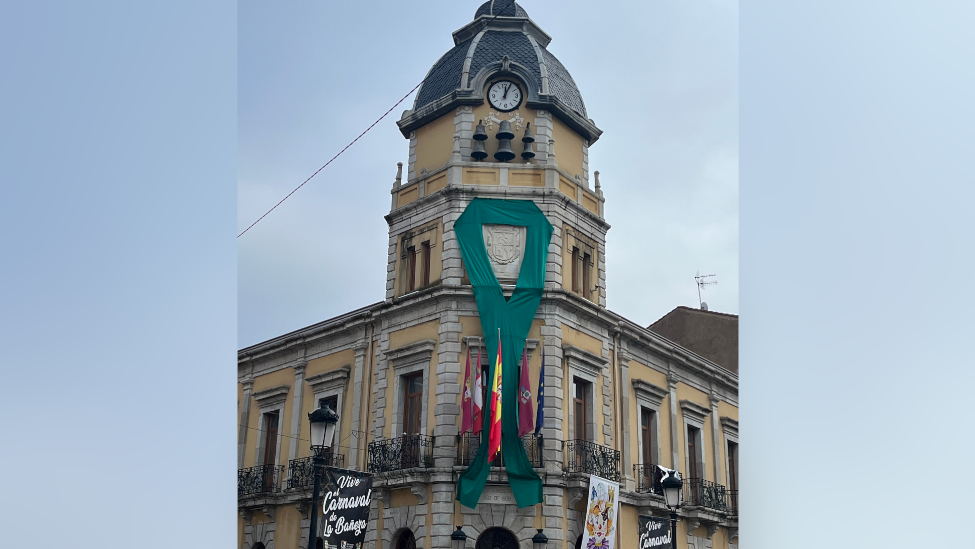 La Bañeza se ilumina de verde: Actos de la AECC por el Día Mundial contra el Cáncer