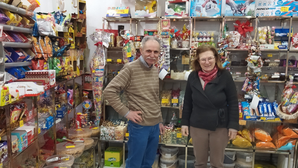 El fin de una era en Veguellina: Desi y Doly buscan relevo para mantener vivo el comercio rural