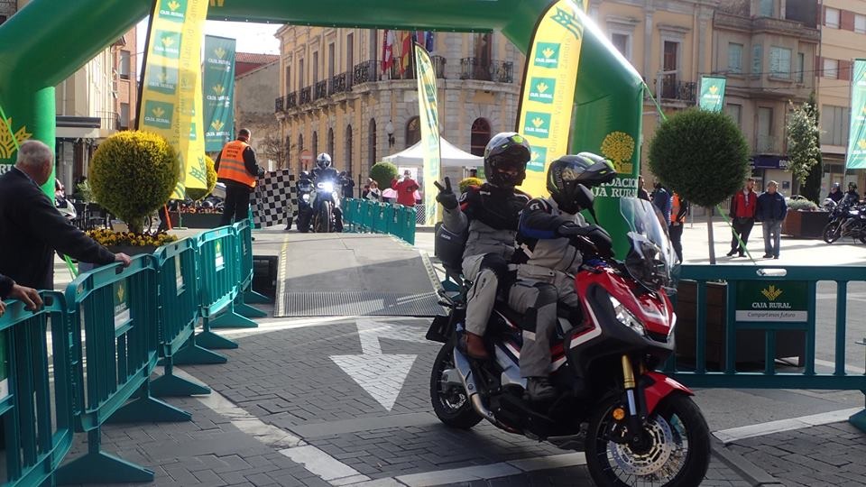 Salida de la I Copa de Mototurismo de Castilla y Le&oacute;n en La Ba&ntilde;eza