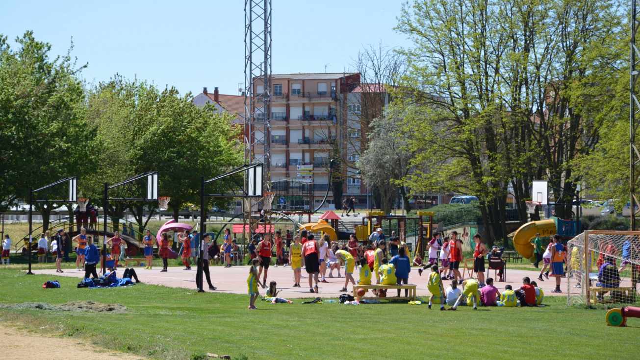Convivencia de baloncesto celebrada en La Ba&ntilde;eza. 2019