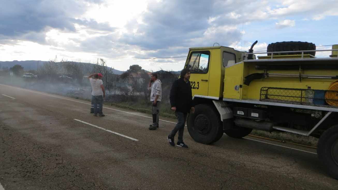 Incendio entre Nogarejas y Castrocontrigo carretera LE-125