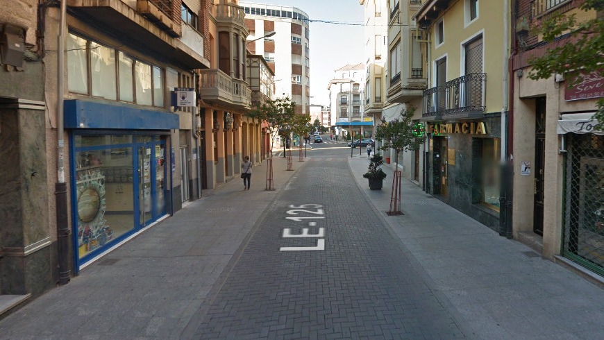 Calle de El Reloj La Bañeza. Google Maps