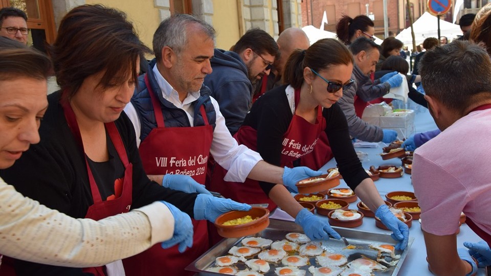 Reparto de Tartera en la Feria del Chorizo 2019