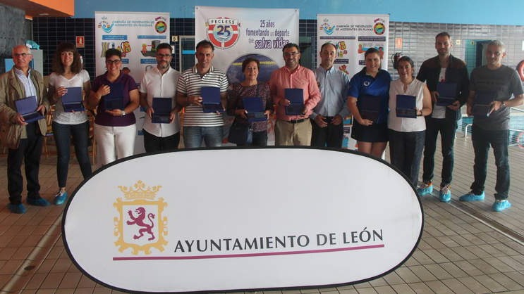 Entrega de premios en la piscina municipal de La Palomera, ayer. Diario de Le&oacute;n