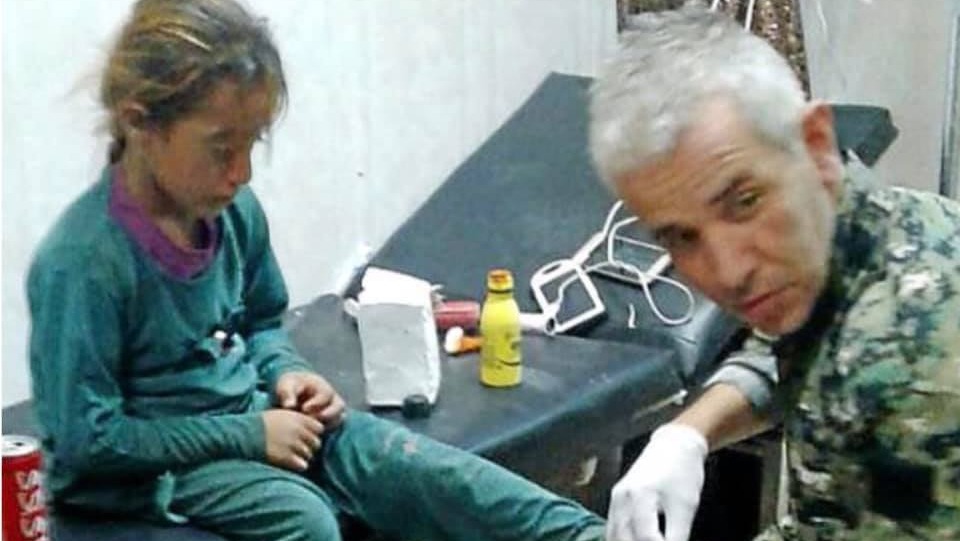 "Dr. Delil" trabajando en a zona y auxiliando a heridos