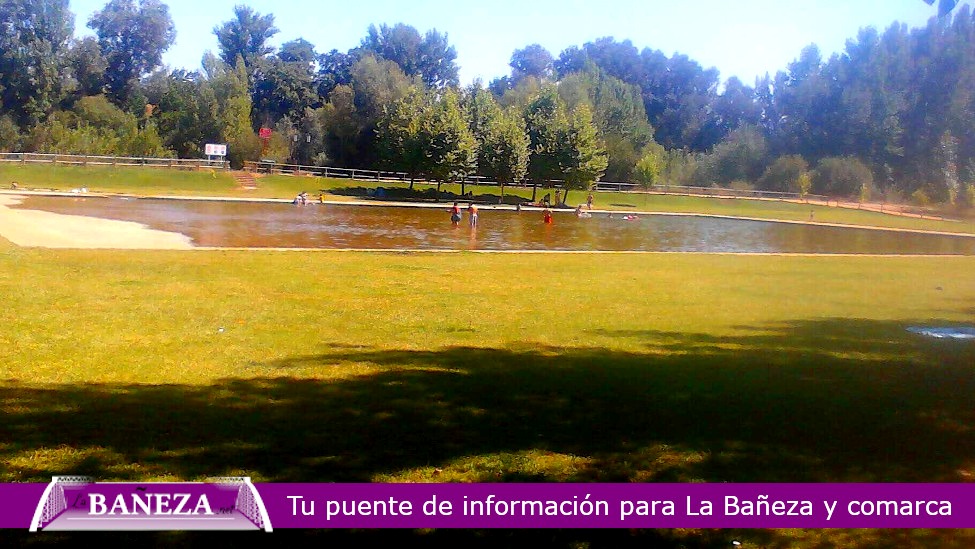 Piscina fluvial Villoria de Órbigo. Foto archivo