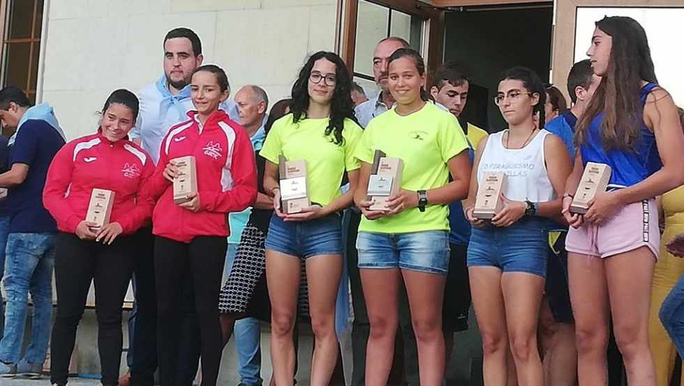 Barbara y Patricia primeras en Velilla del Río Carrion. @BanezanoDe