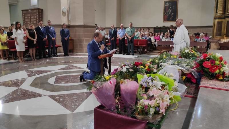 El alcalde, durante la ofrenda a la Asunción. A. R. Diario de León