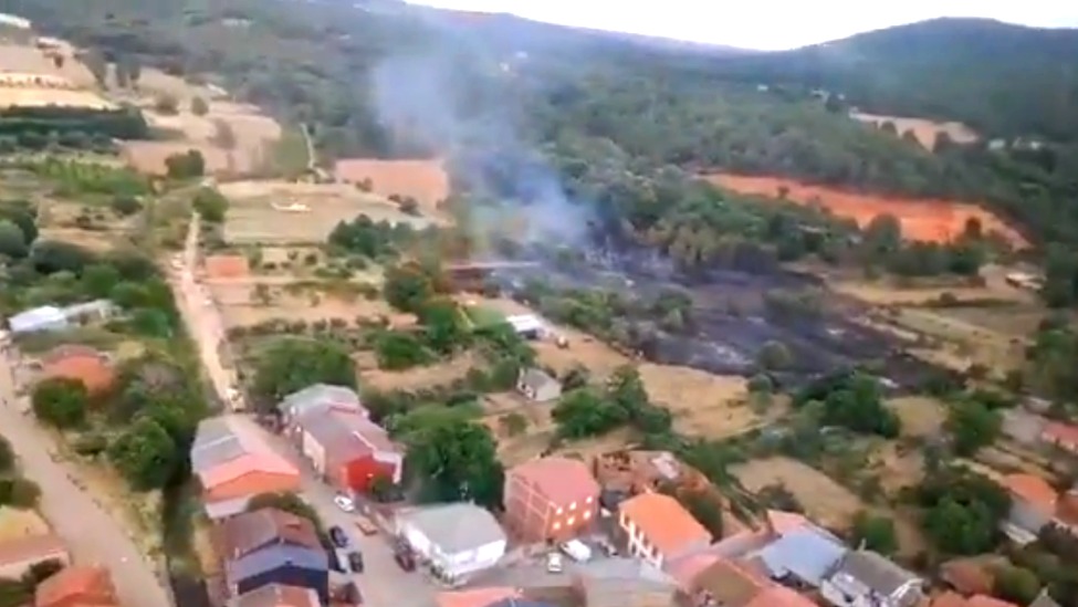 Foto incendio Castrocontrigo @AT_Brif