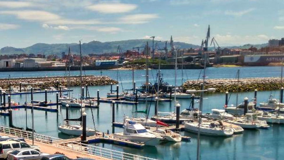 Zona portuaria de Marina Yates, Gijón