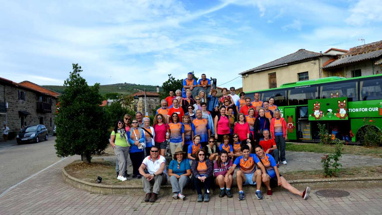 Foto de grupo a la llegada a Villardeciervos