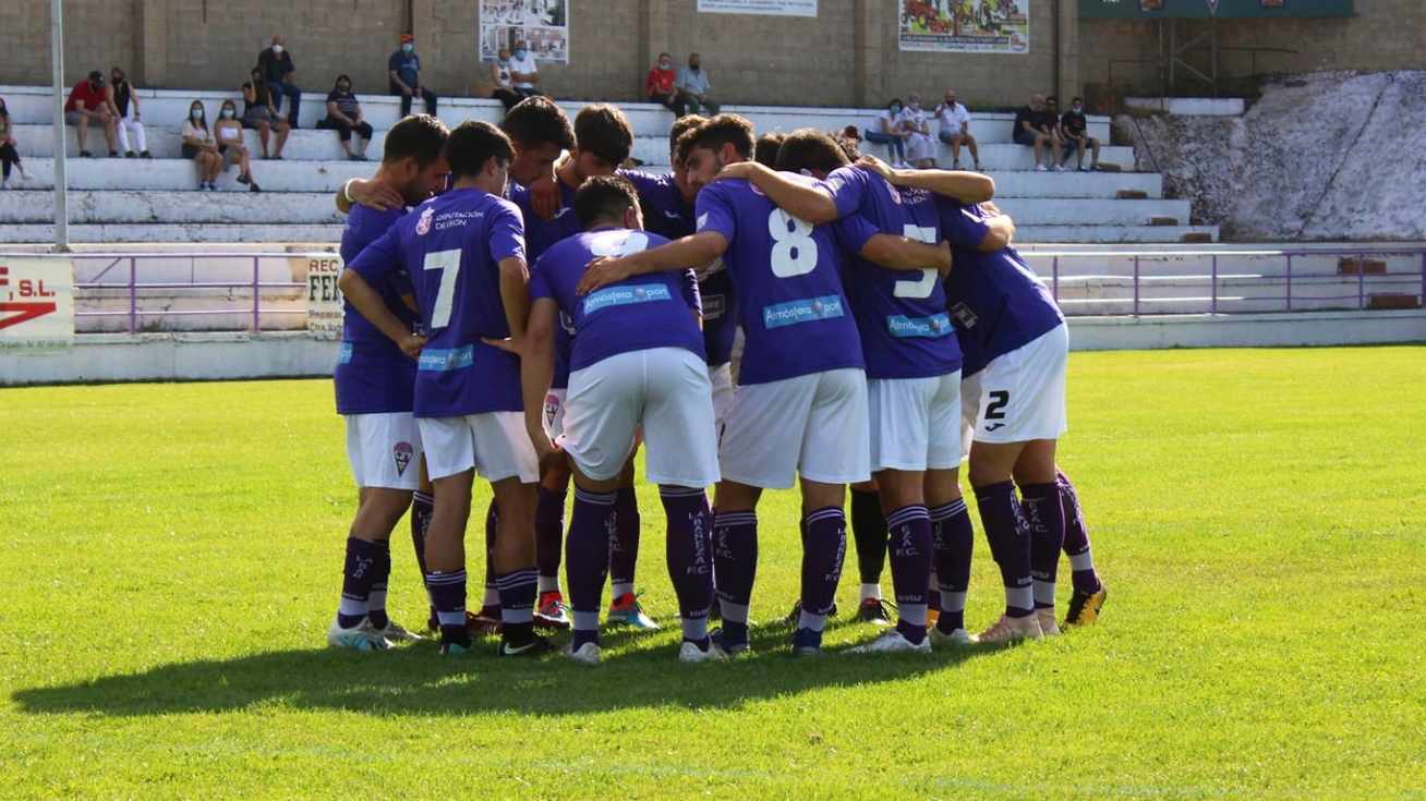 Foto La Ba&ntilde;eza FC partido pretemporada ante la Cultural