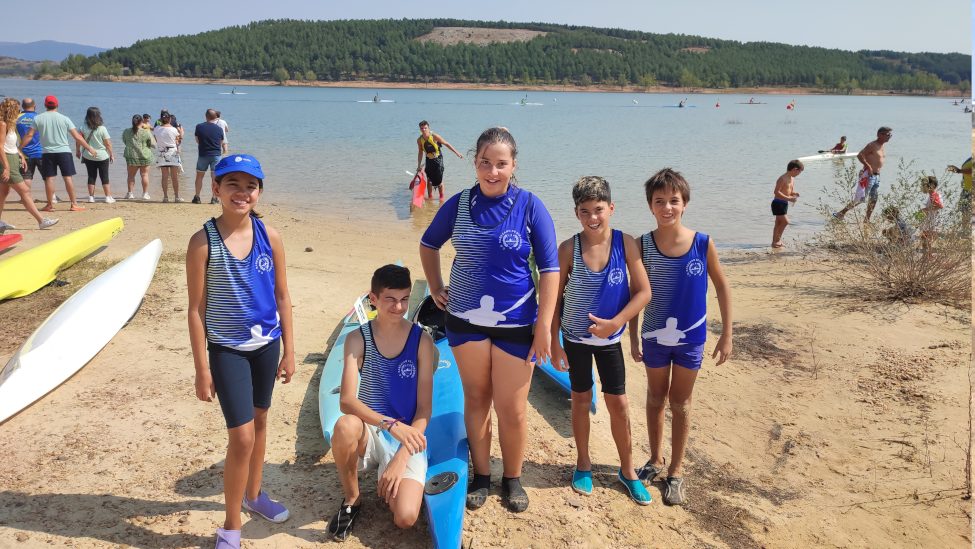 El Club Bañezano de Piragüismo cierra la temporada en el top 10 Regional y suma otro éxito individual en Salamanca