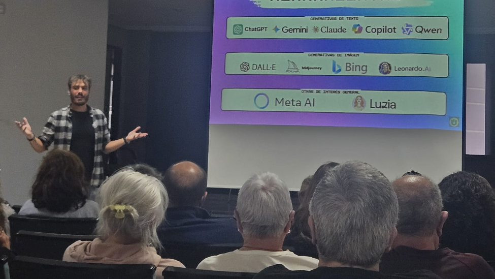 Gran asistencia en el taller de Inteligencia Artificial de La Bañeza