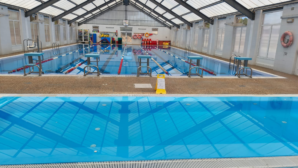 Abren las Piscinas Municipales Climatizadas de La Bañeza