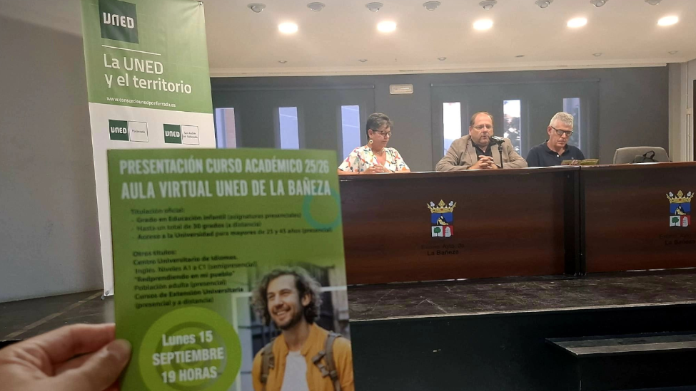 El Aula de la UNED de La Bañeza inaugura el curso académico 2025-2026