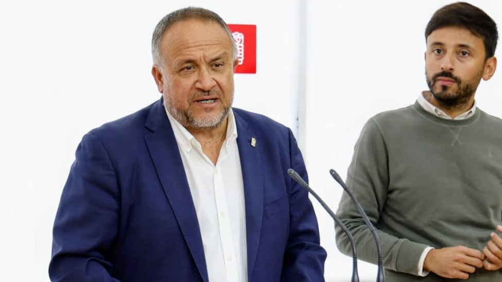 Courel traslada a la Junta que el operativo antiincendios todo el año “no es ni absurdo ni un despilfarro”