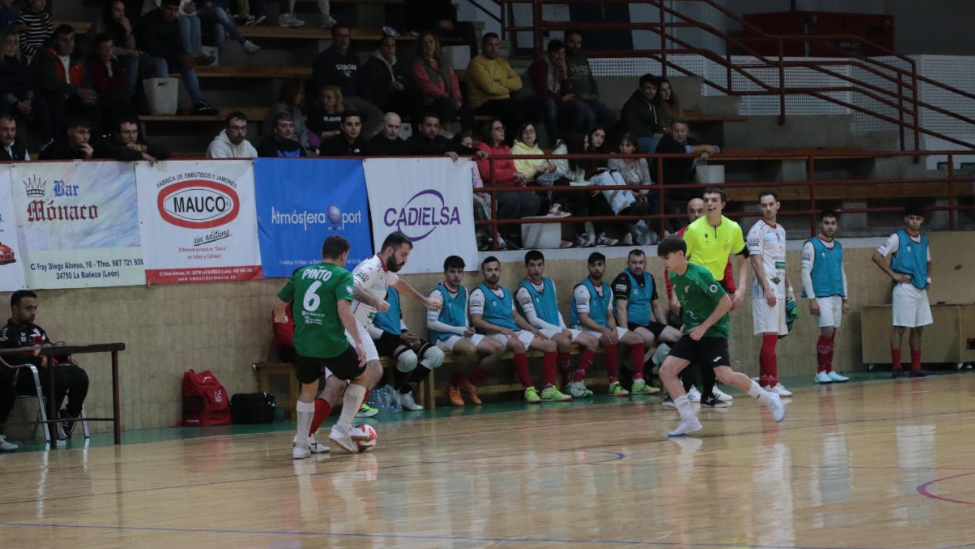 Agónica victoria del Berarqui CD La Bañeza, un doble penalti sella el 3-2 ante el Intersala