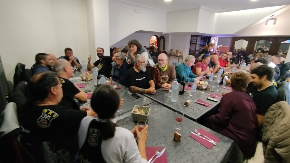 El BMC convierte su 'Ruta Solidaria' en un reparto de material antiincendios para las localidades afectadas por las llamas
