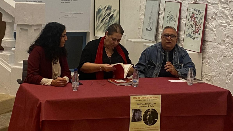 La Bañeza homenajeó a Manuela López García en el Día de las Escritoras