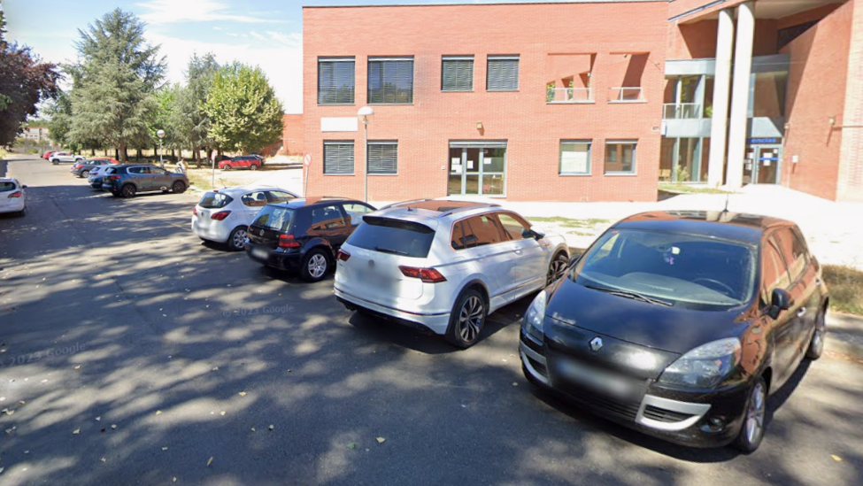 El Ayuntamiento La Bañeza saca a licitación una planta solar fotovoltaica en el Centro de Salud por 92.000€