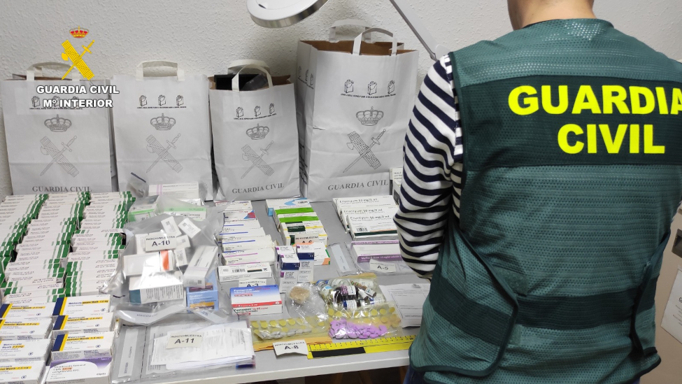 Desarticulada una organización que vendía medicamentos ilegales por internet con recetas falsas: 22 detenidos