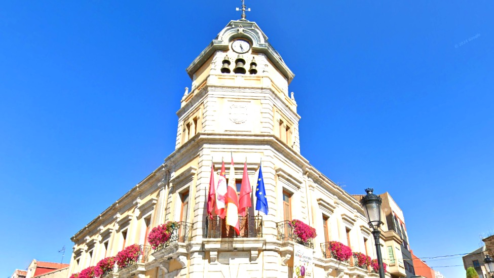 El TSJ paraliza la subida de sueldos de PP y VOX en La Bañeza al apreciar un