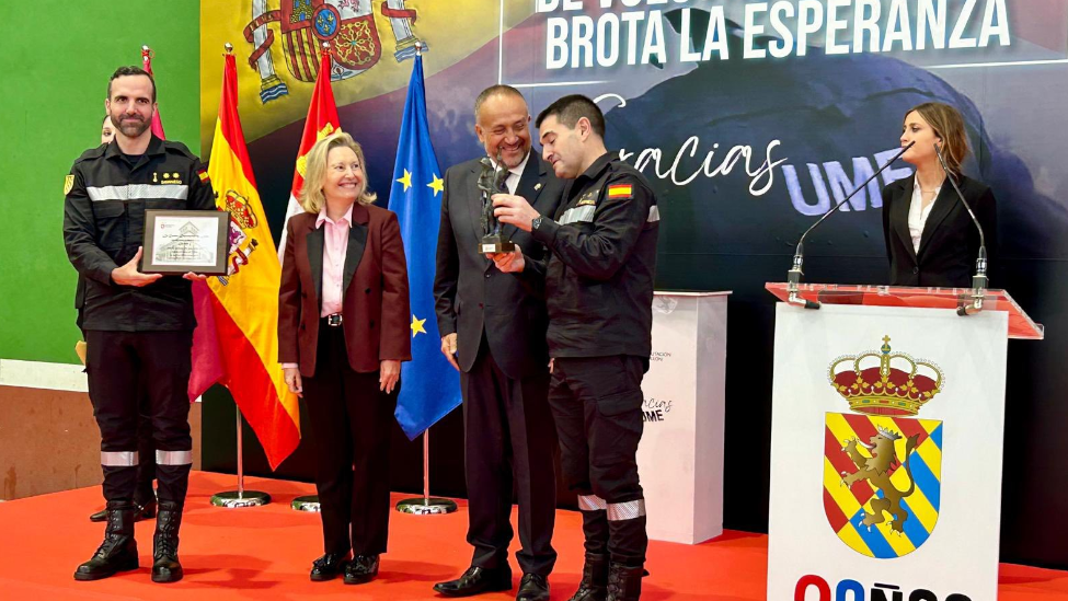 Homenaje en Castrocalbón: León agradece a la UME su heroica labor ante los incendios del