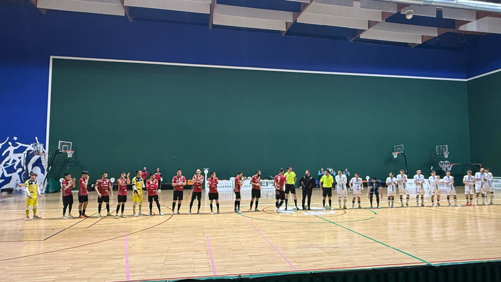 El Berarqui CD La Bañeza cede ante la pegada del E.F.S. Valverde en Segovia