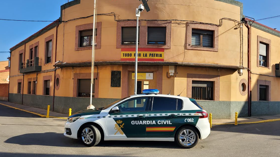 Detenido un joven de 28 años en La Bañeza por agredir con un vaso a otro hombre en la cabeza
